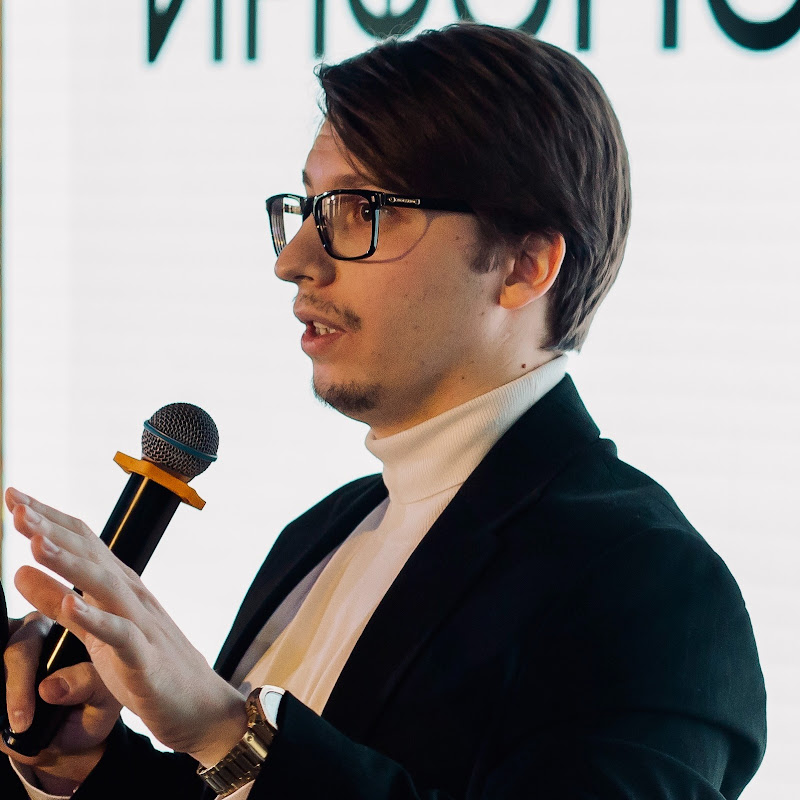 Успешный риэлтор Logo