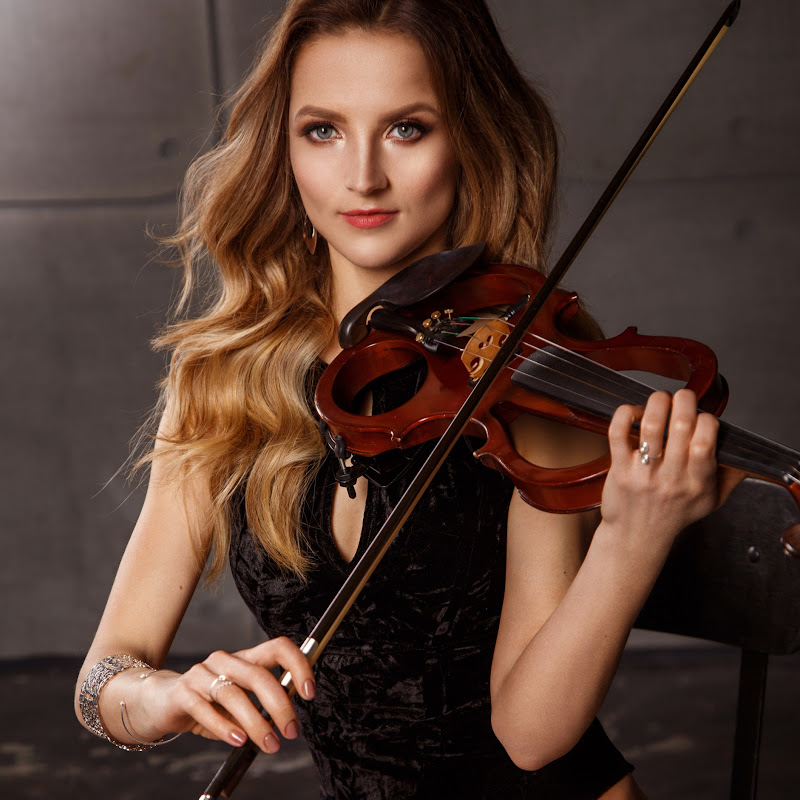 ViOLiNiA Zhanna Stelmakh - Topic