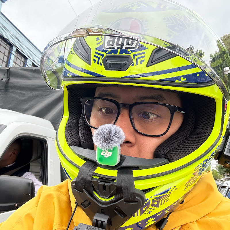 La ABANDONARON por bajarse del carro 😔 #risas #biker #diversion #motos #humor