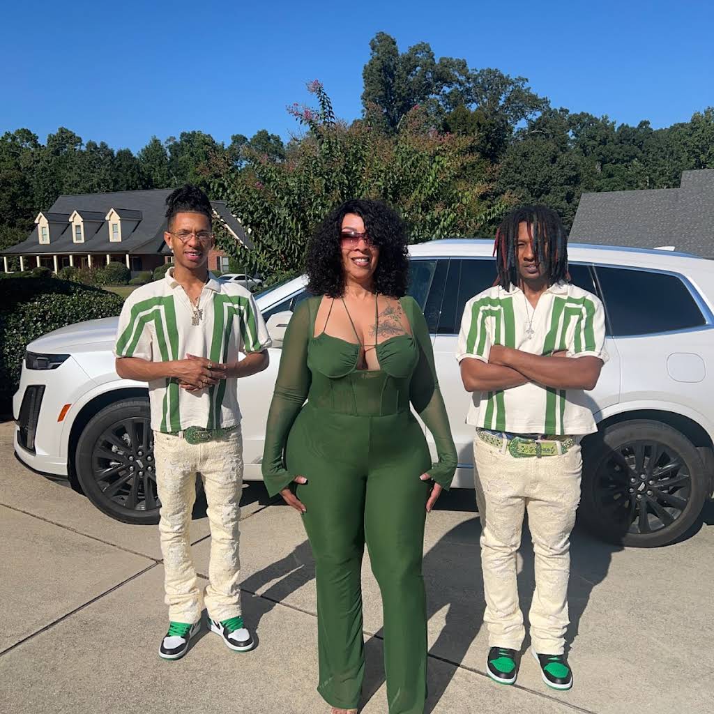 K.LaLaREACTS - YouTube