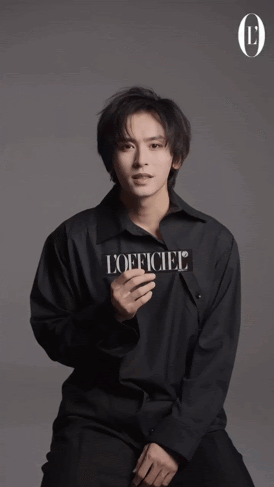 激レア　張哲瀚  公式タペストリー Post from Crazy Zhang - YouTube