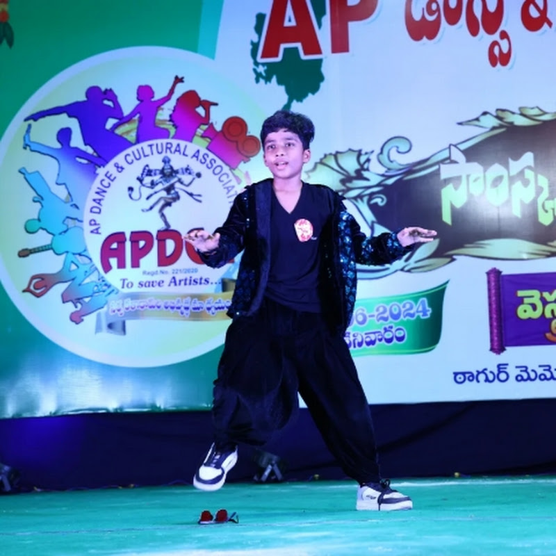 Hire Dance with Sasi — Dance Workouts YouTube creator for sponsorships