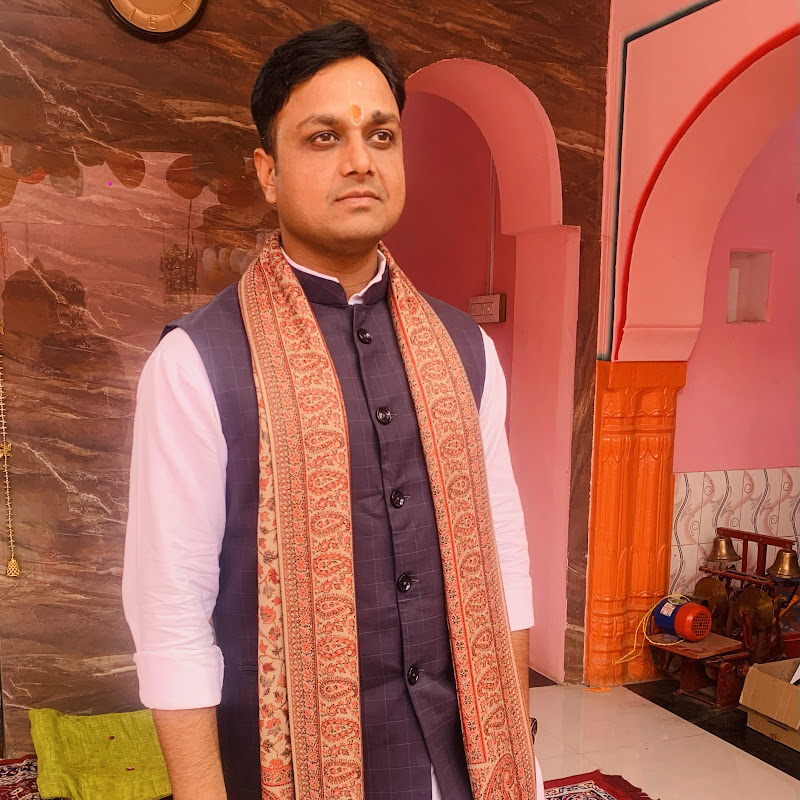 Astrologer Maharshi ji