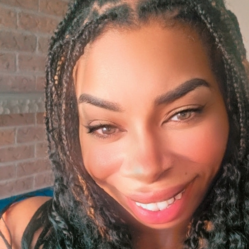 Her Faith His Truth Logo