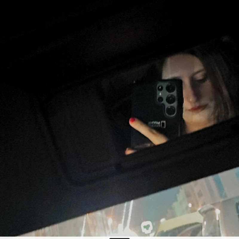 Dubai Fashionista Vlogs 