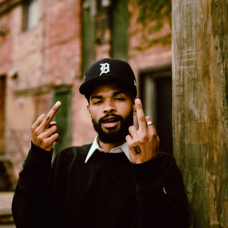 Curtis Roach @curtisroachraps | Thizzler