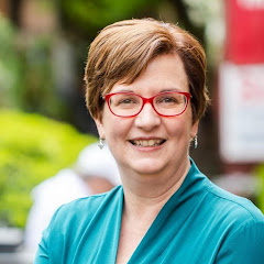 Genealogy with Amy Johnson Crow Avatar