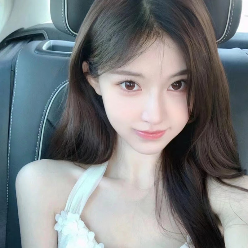 莫莫影视解说 Logo