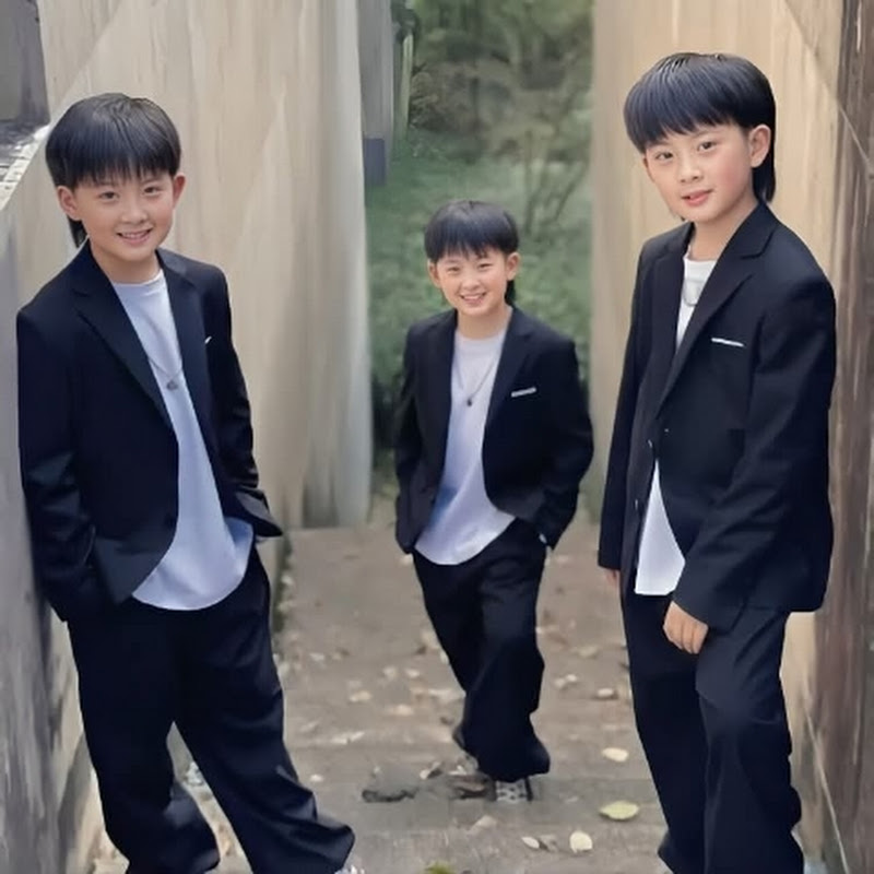 Hermanos trillizos 