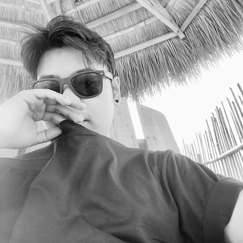 Exploring With Yuhenyo