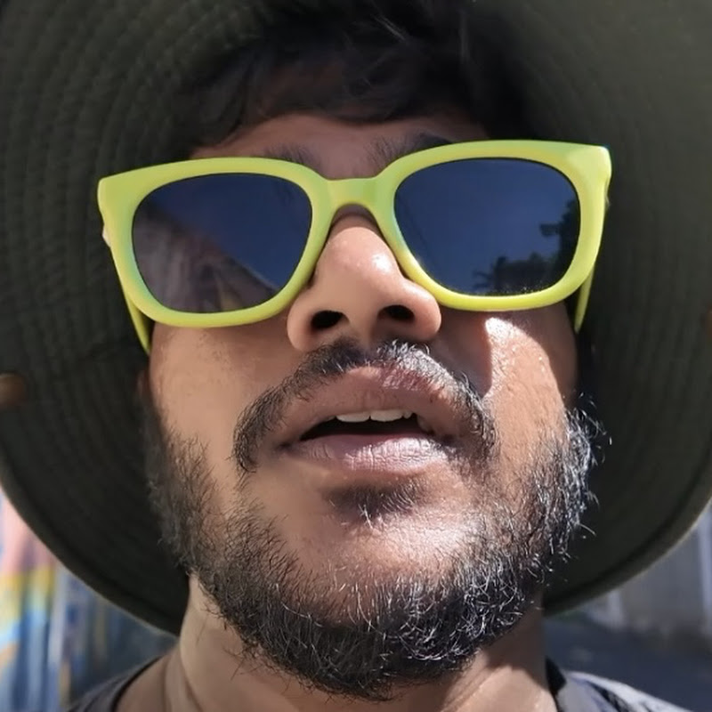 SathsaRaX - The Vlogger