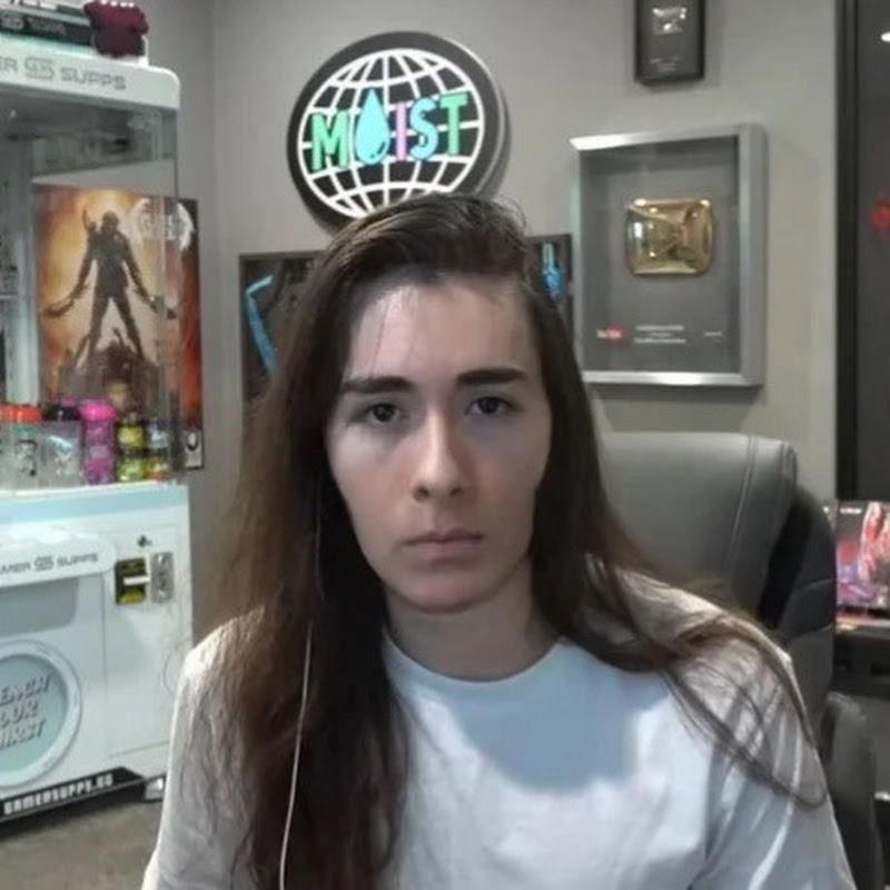 Moist Chronicle Logo