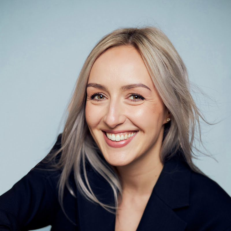 Alicia hat genug Internet für heute Logo