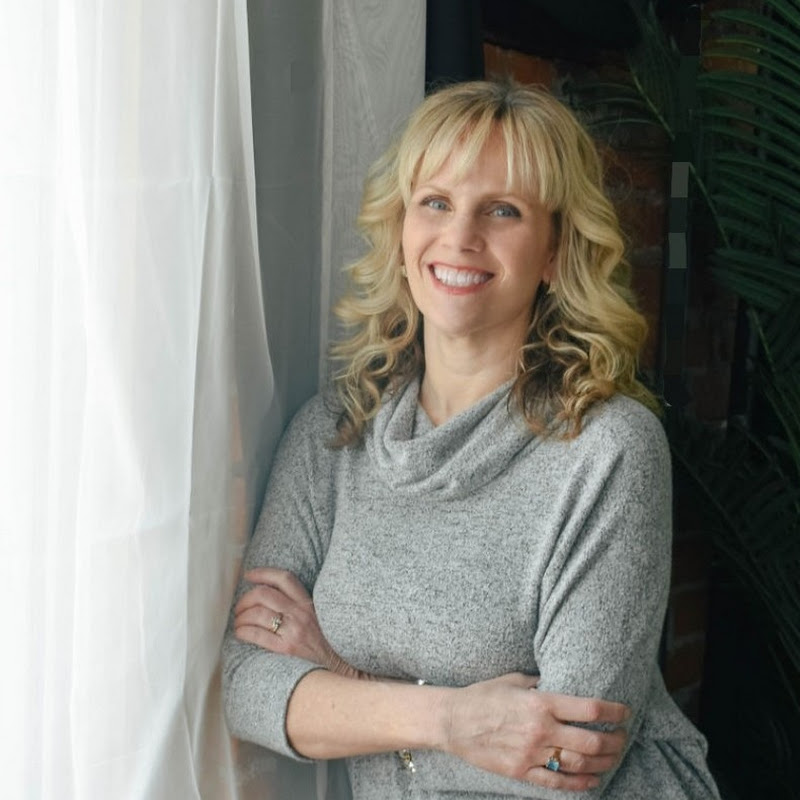 Sophisticakes By Mary Logo