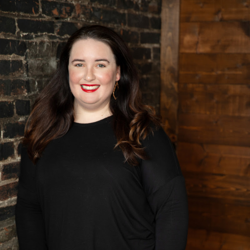 Regan | Creative Mentor & Bookkeeper