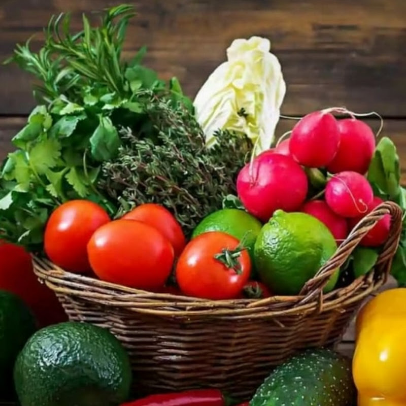 Hire নিউ ব্যস্ত রান্নাঘর — Healthy Cooking & Meal Prep YouTube creator for sponsorships