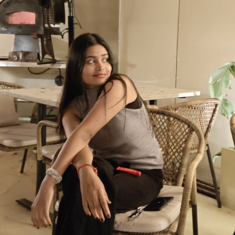 Relaxed mahila