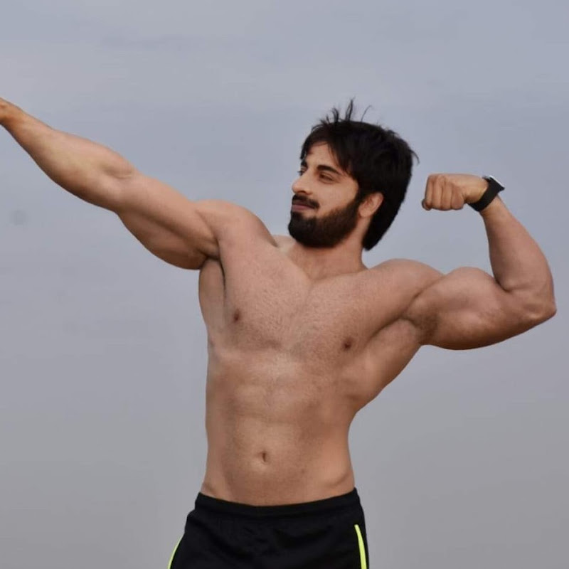 Waleed Fit & Strong