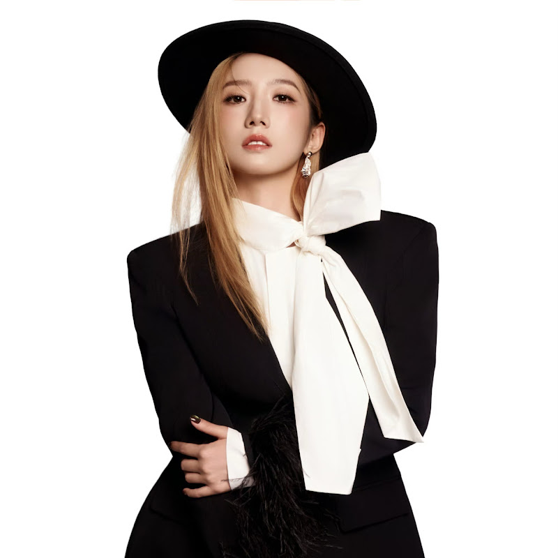 孟美岐 Meng Meiqi Fans Channel  Logo