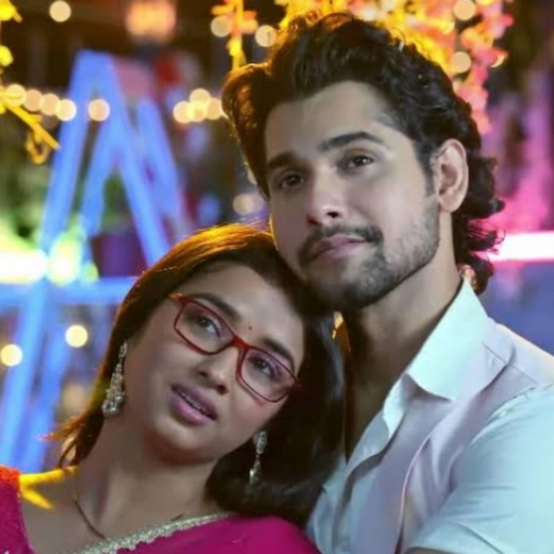 Hire Nancy Roy — TV Show Reviews & Recaps YouTube creator for sponsorships