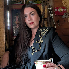 EarleWrites net worth