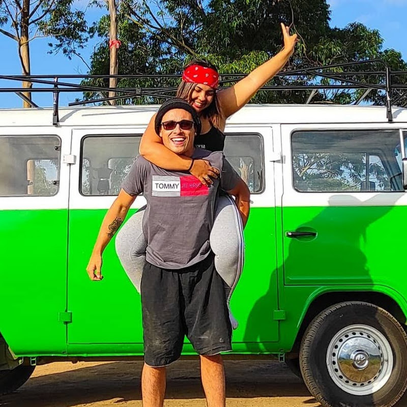 Kombi A Dois - Lari e Alê