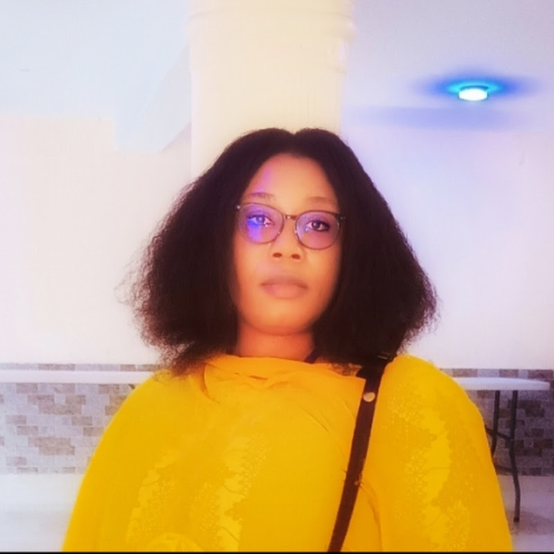 HacksAndHappy_Living 