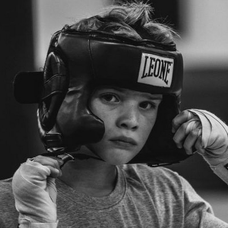 The left jab show : Boxing and MMA insights