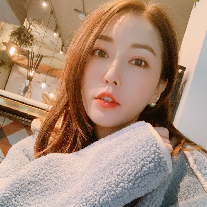 葳老闆的辣雞湯🌶️ Logo