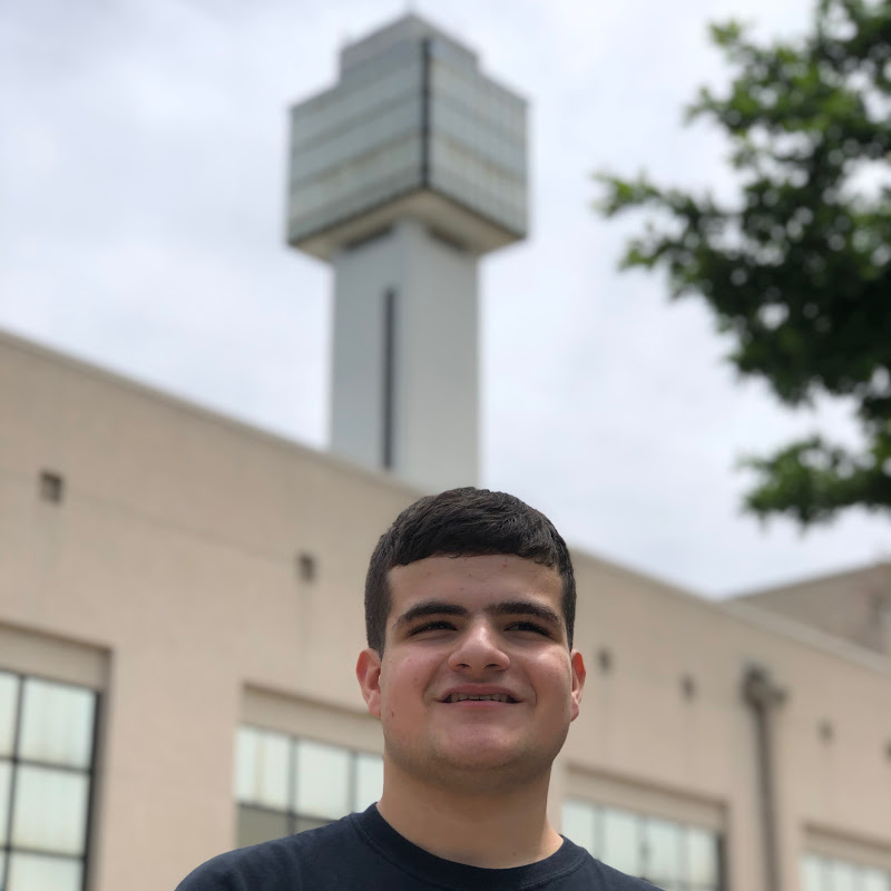 Hire Quad City Elevators — Tech & Science YouTube creator for sponsorships