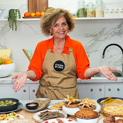 Paula Larenas net worth