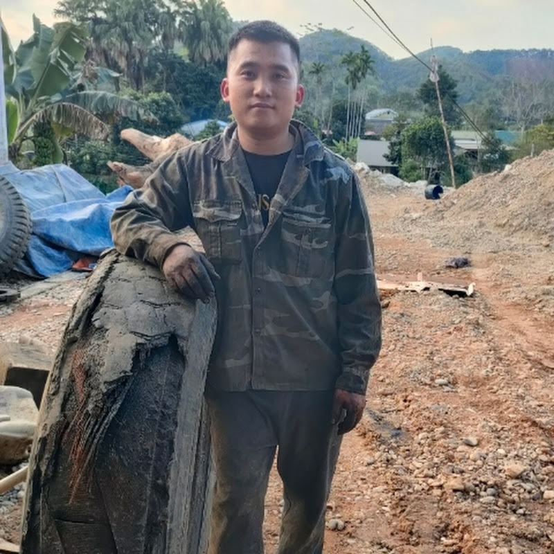 Danh repairer car Logo