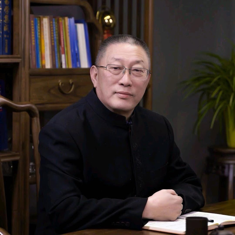 荣庵老师讲周易八字 Logo