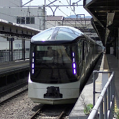 スネーク特急四季島号東條希行