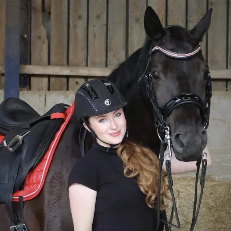 Alanna Clarke Equestrian