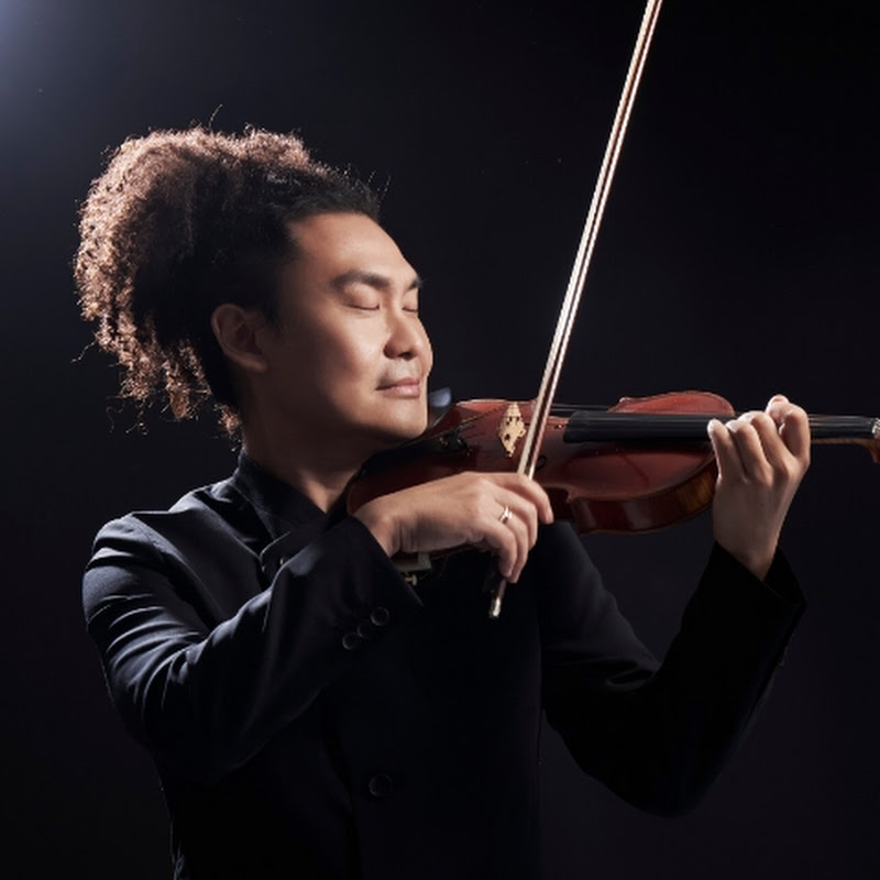 張桀瑋小提琴cwcviolin Logo