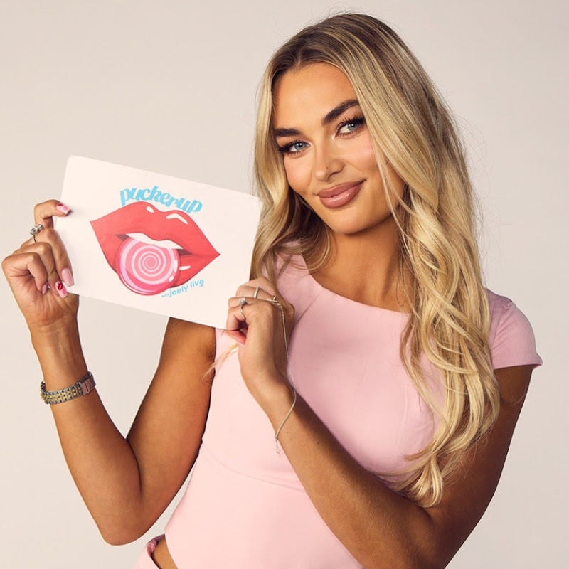 Pucker Up With Joely Live