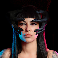 Fatima Hajji - Topic