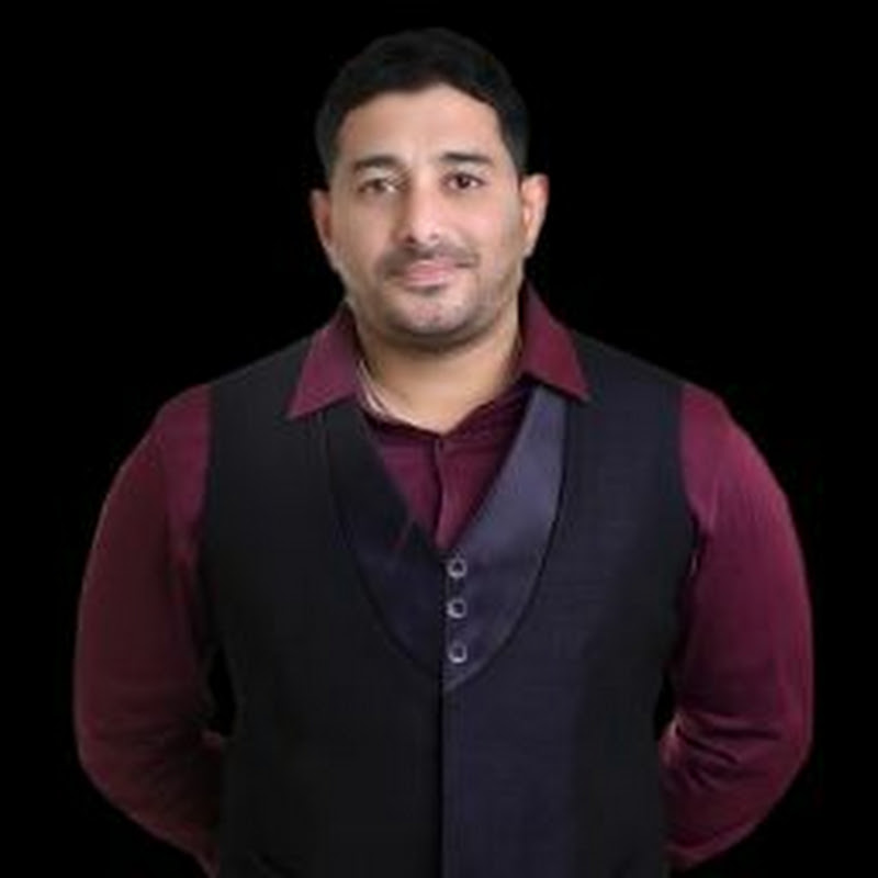 DOCTOR ENGLISH SOLAPUR  Logo