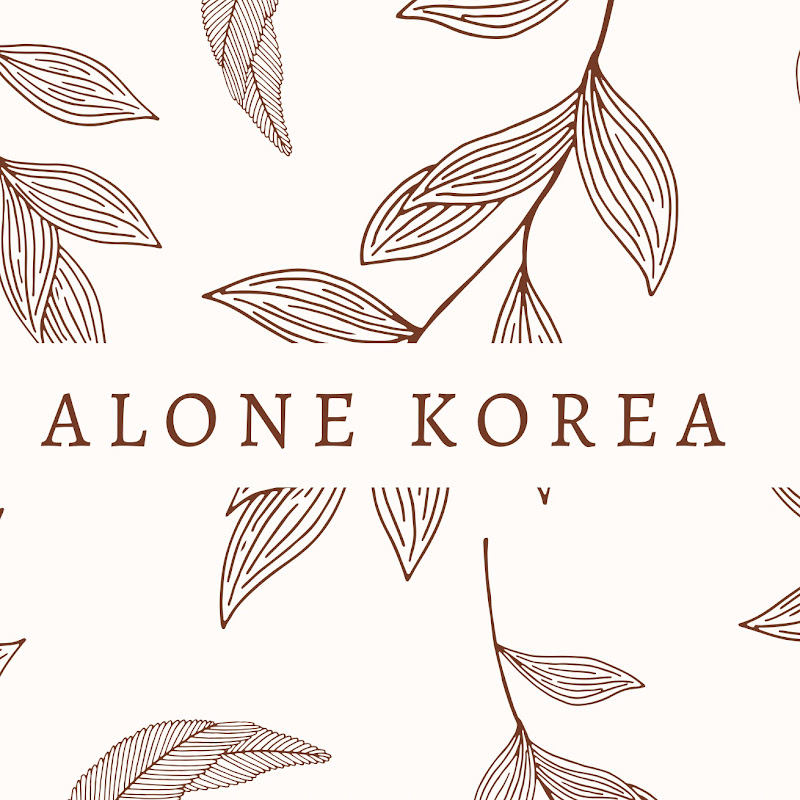 혼밥하는 여자 Alone KOREA Logo