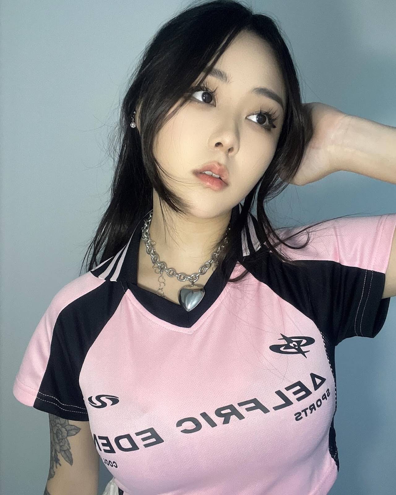 Post from HANA - YouTube