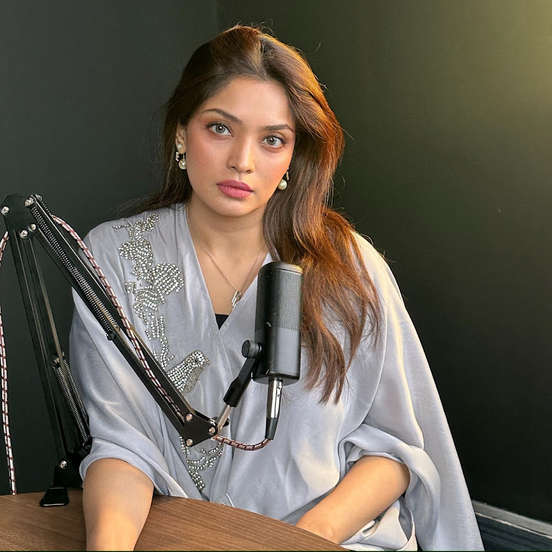  Esha Rushdi