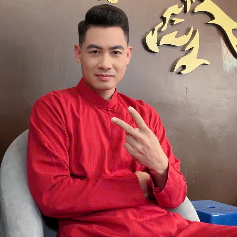 CEO PHẠM NGỌC ANH