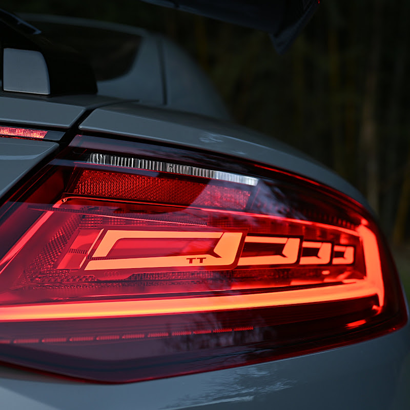 5UM1R3 w/ Audi TT RS