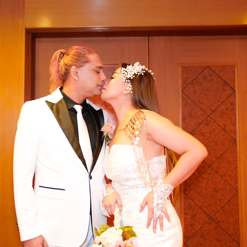 SHANA & SHANE