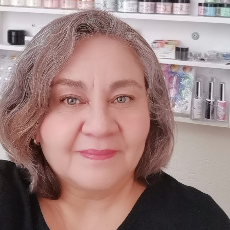 Luz Navarro Nail Artist