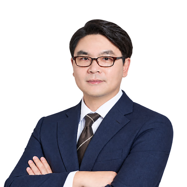 김이든 변호사 실제 프로필 사진