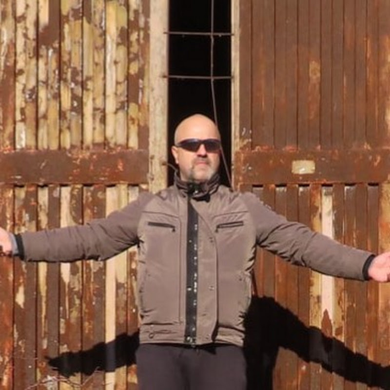 Pietro Asara Knives & Urbex