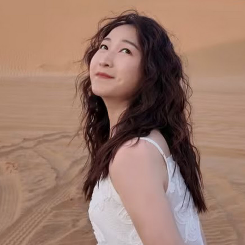 王漏漏loulou Logo