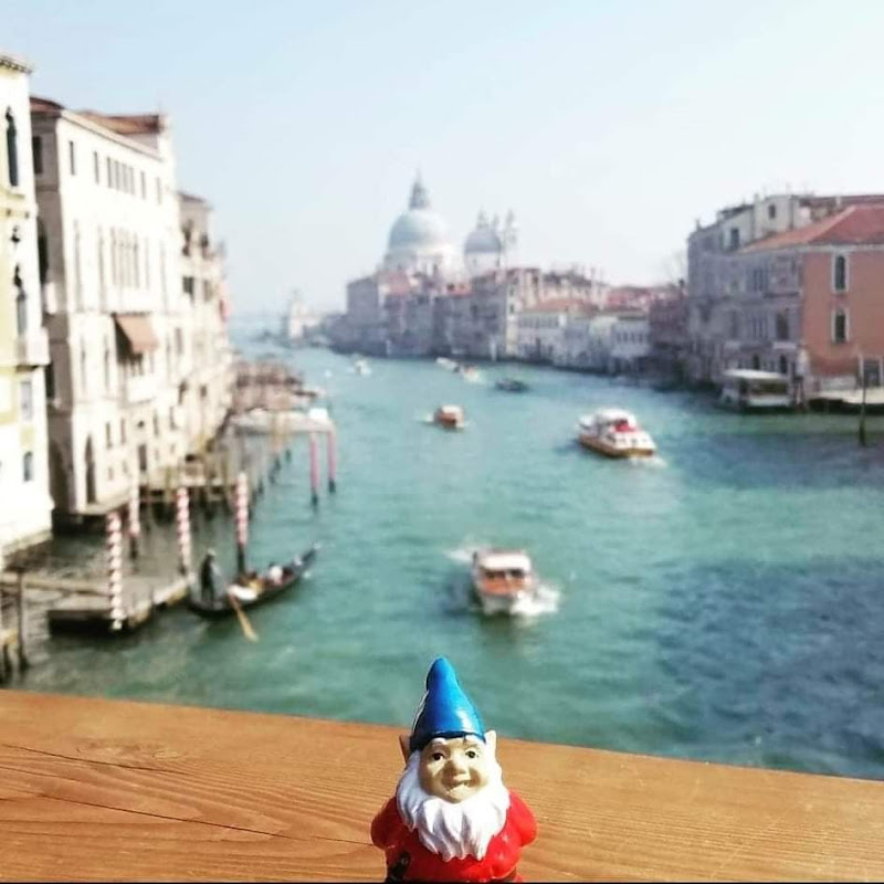 Gnome Around The World